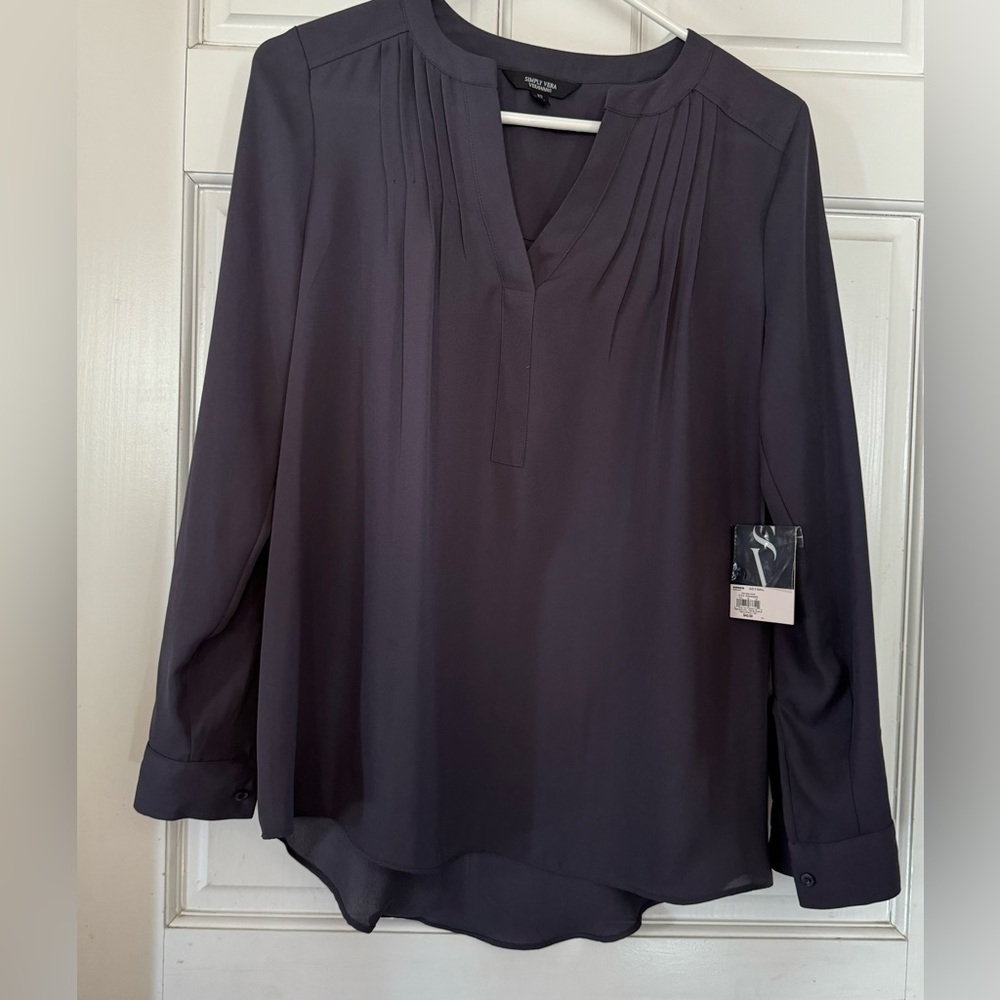 Vera casual top! Navy color NWT